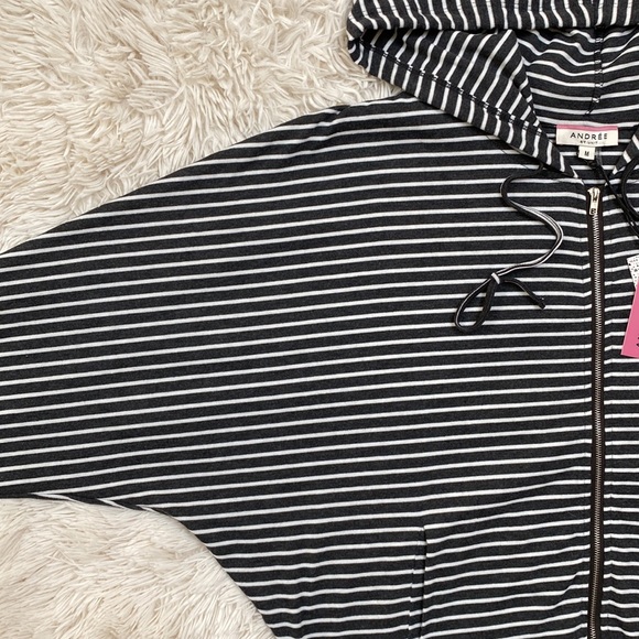 🎉HP🎉 Andreé by Unit Dolman Sleeve Hoodie 💗 Gray & White - Picture 7 of 16